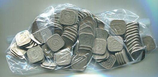 NETHERLANDS LOT OF 110 COINS (03)